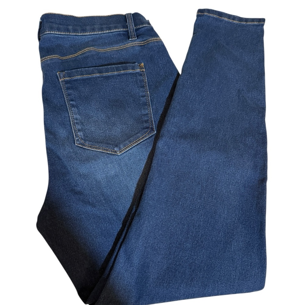 Women's Curve Appeal Essential Skinny Blue Jeans, size 12/31